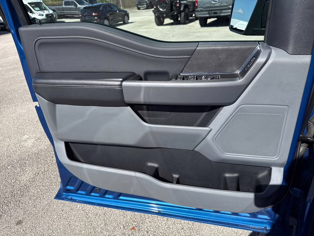 2025 Atlas Blue Metallic Ford F-150 XLT 4X4 Truck