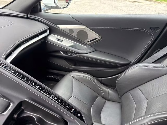 2024 Arctic White Chevrolet Corvette Stingray RWD Coupe