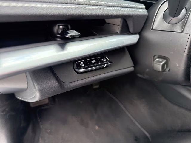 2024 Arctic White Chevrolet Corvette Stingray RWD Coupe