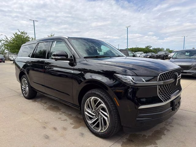 2026 Infinite Black Metallic Clearcoat Lincoln Navigator L Reserve 4X4 SUV