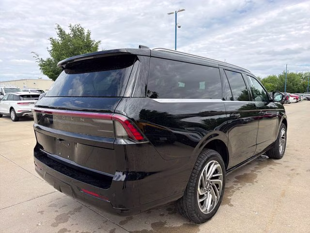 2026 Infinite Black Metallic Clearcoat Lincoln Navigator L Reserve 4X4 SUV