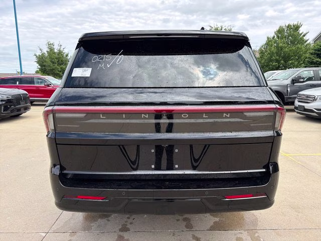 2026 Infinite Black Metallic Clearcoat Lincoln Navigator L Reserve 4X4 SUV
