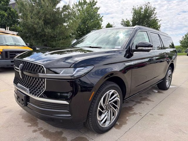 2026 Infinite Black Metallic Clearcoat Lincoln Navigator L Reserve 4X4 SUV