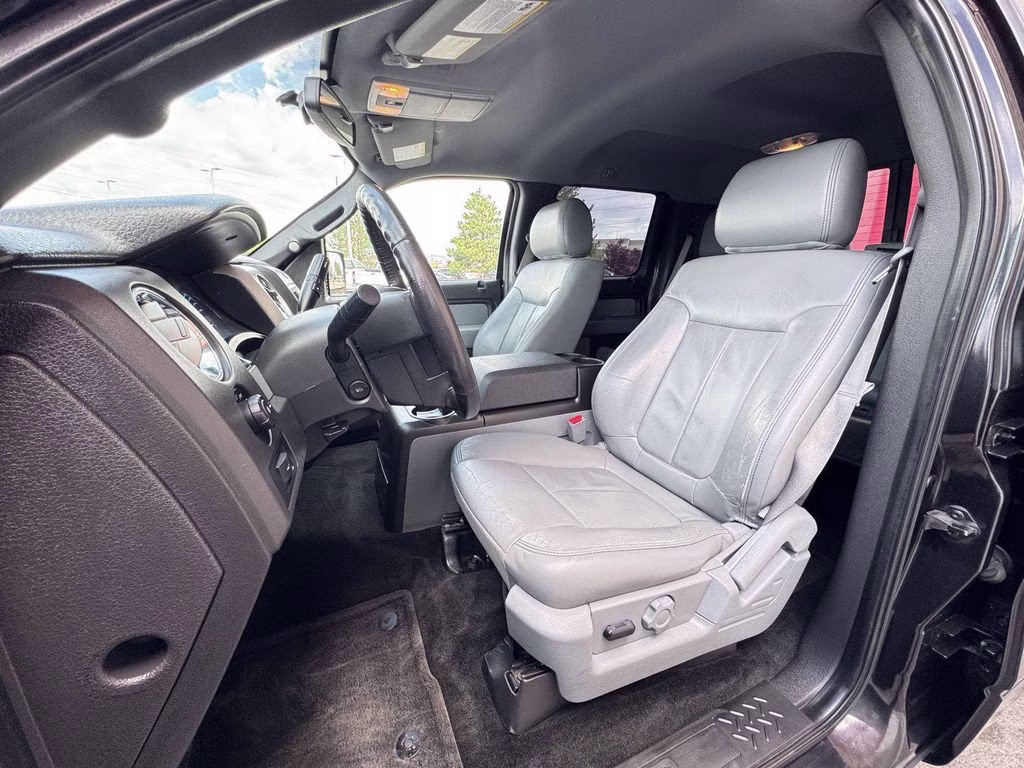 2014 Tuxedo Black Metallic Ford F-150 XLT 4X4 Truck
