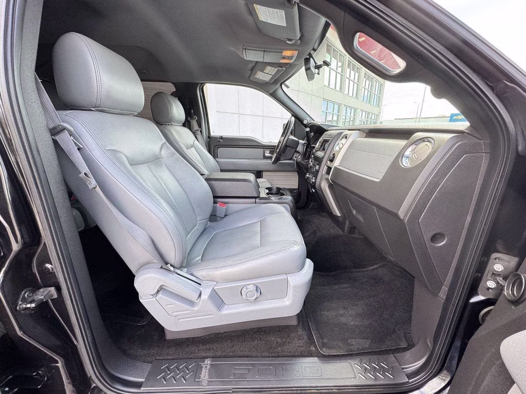 2014 Tuxedo Black Metallic Ford F-150 XLT 4X4 Truck