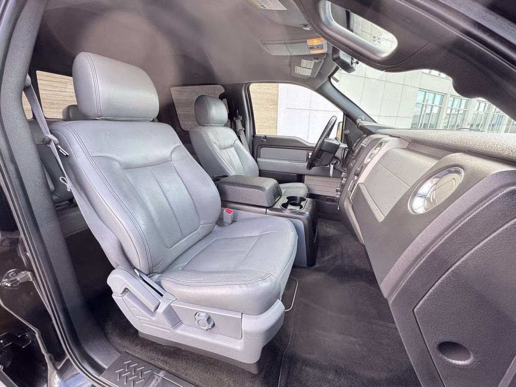 2014 Tuxedo Black Metallic Ford F-150 XLT 4X4 Truck