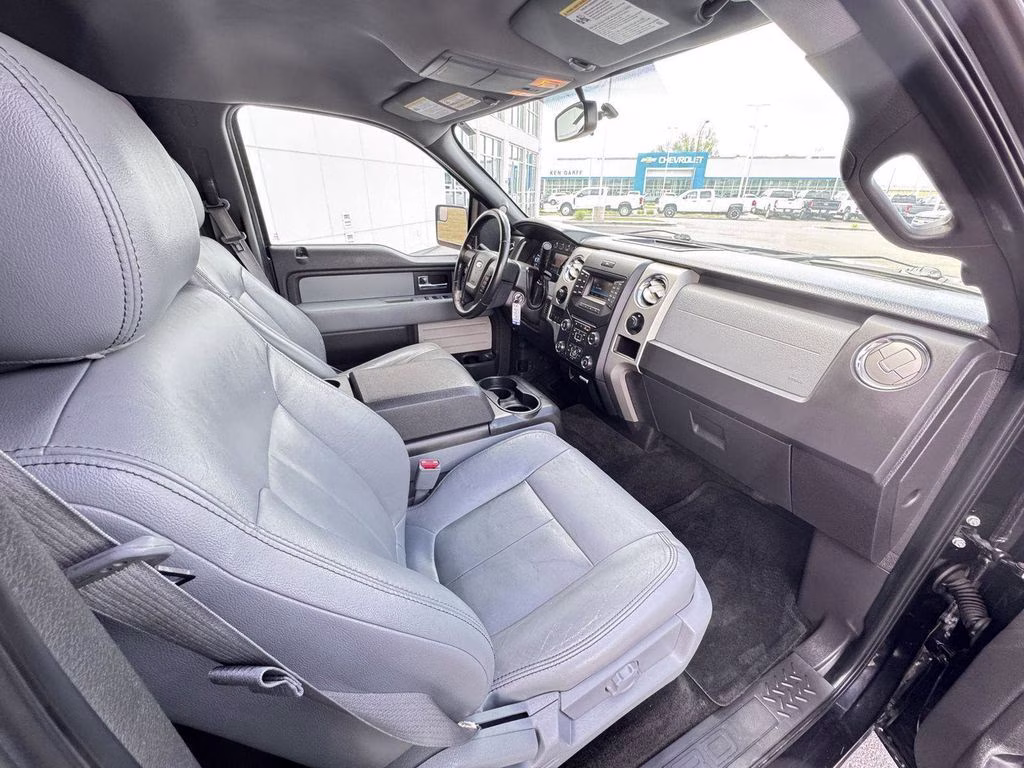 2014 Tuxedo Black Metallic Ford F-150 XLT 4X4 Truck