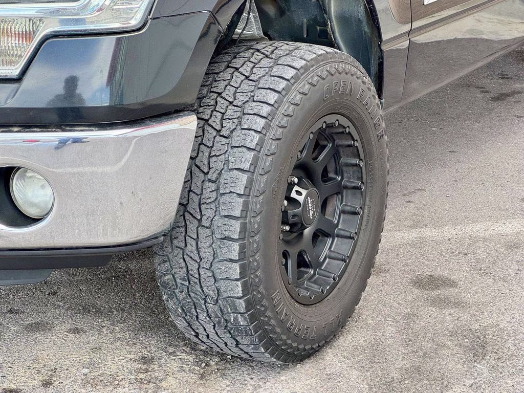 2014 Tuxedo Black Metallic Ford F-150 XLT 4X4 Truck