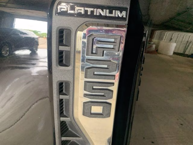 2023 Agate Black Metallic Ford Super Duty F-250 SRW Platinum 4X4 Truck