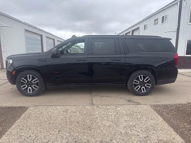 2023 Onyx Black GMC Yukon XL AT4 4X4 SUV