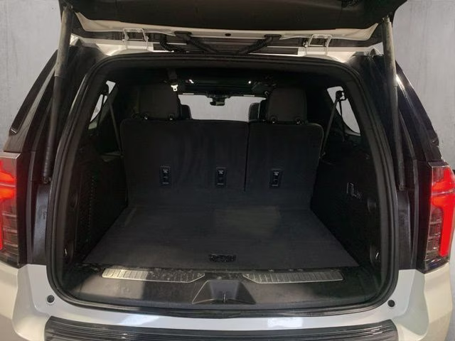 2025 Iridescent Pearl Tricoat Chevrolet Suburban High Country 4X4 SUV