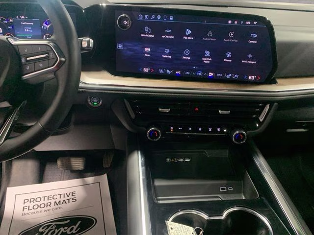 2025 Iridescent Pearl Tricoat Chevrolet Suburban High Country 4X4 SUV
