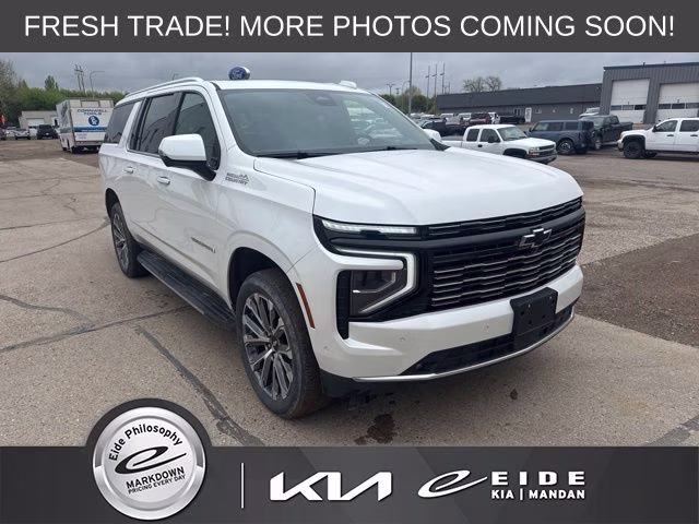 2025 Iridescent Pearl Tricoat Chevrolet Suburban High Country 4X4 SUV
