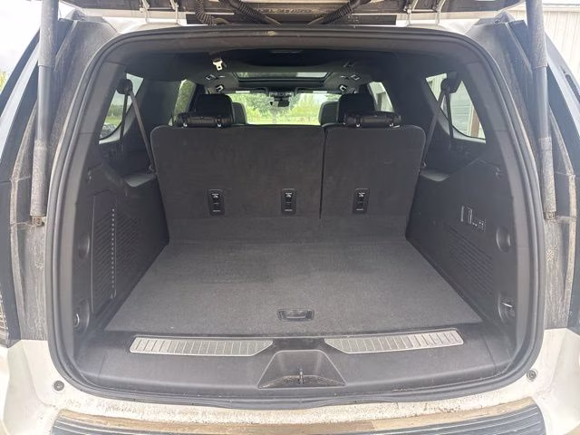 2025 Iridescent Pearl Tricoat Chevrolet Suburban High Country 4X4 SUV