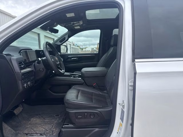 2025 Iridescent Pearl Tricoat Chevrolet Suburban High Country 4X4 SUV