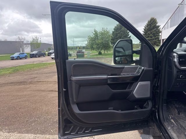 2023 Agate Black Metallic Ford Super Duty F-250 SRW Platinum 4X4 Truck