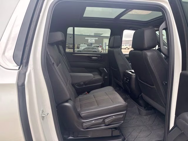 2025 Iridescent Pearl Tricoat Chevrolet Suburban High Country 4X4 SUV