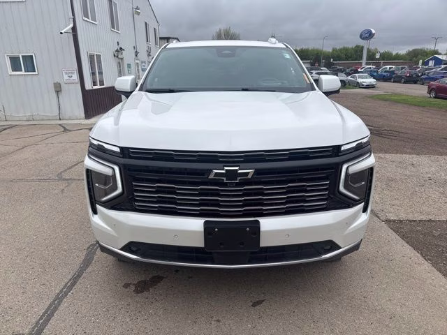 2025 Iridescent Pearl Tricoat Chevrolet Suburban High Country 4X4 SUV