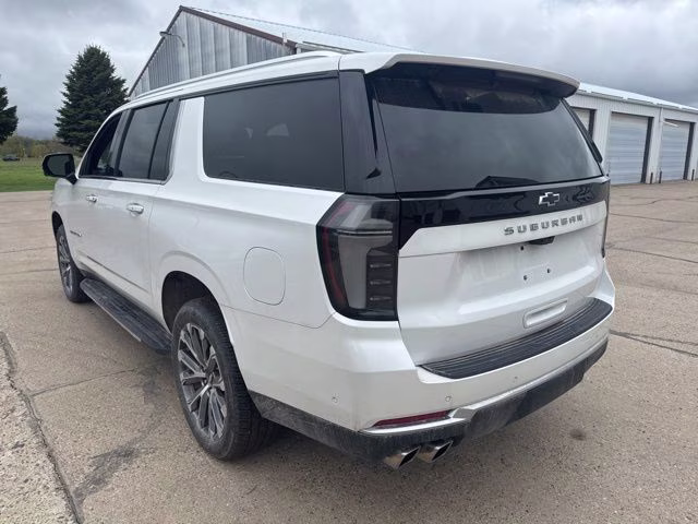 2025 Iridescent Pearl Tricoat Chevrolet Suburban High Country 4X4 SUV