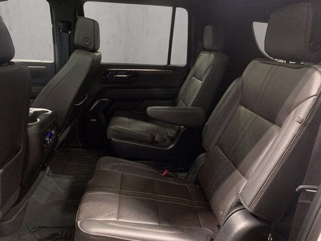 2025 Iridescent Pearl Tricoat Chevrolet Suburban High Country 4X4 SUV