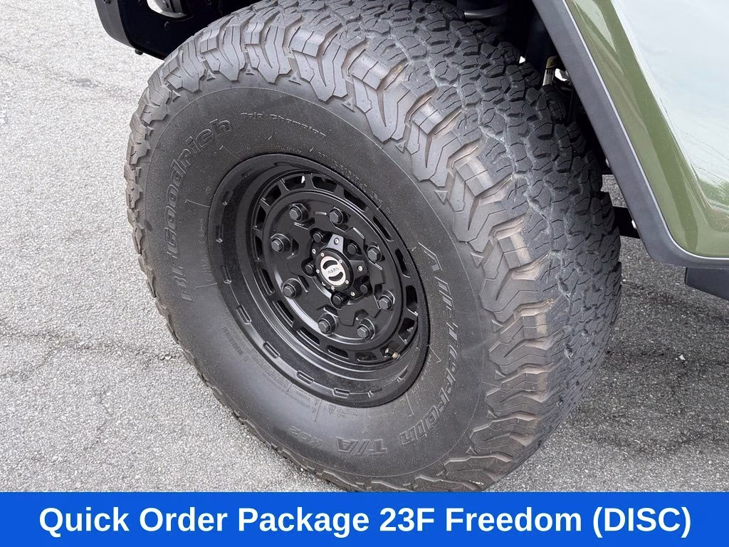 2021 Sarge Green Clearcoat Jeep Gladiator FREEDOM 4X4 Truck