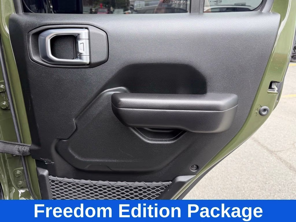 2021 Sarge Green Clearcoat Jeep Gladiator FREEDOM 4X4 Truck