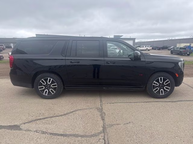2023 Onyx Black GMC Yukon XL AT4 4X4 SUV