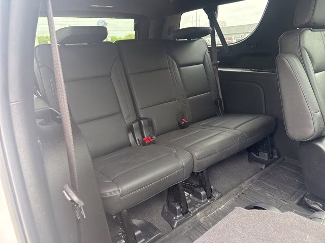 2025 Iridescent Pearl Tricoat Chevrolet Suburban High Country 4X4 SUV