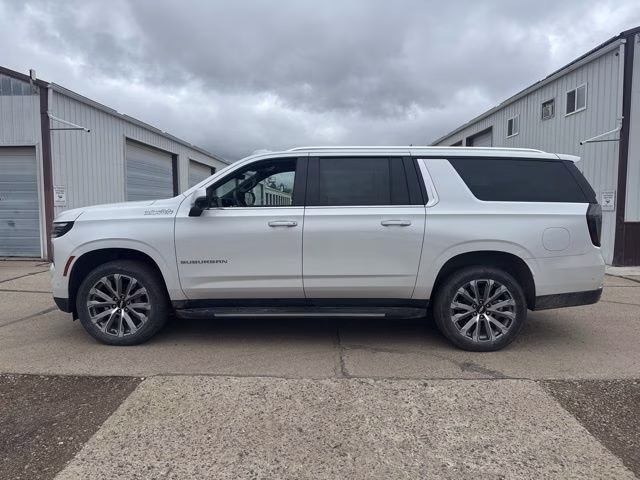 2025 Iridescent Pearl Tricoat Chevrolet Suburban High Country 4X4 SUV