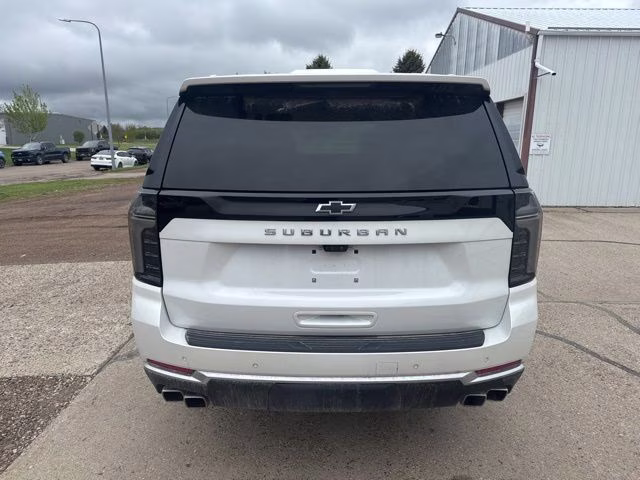 2025 Iridescent Pearl Tricoat Chevrolet Suburban High Country 4X4 SUV
