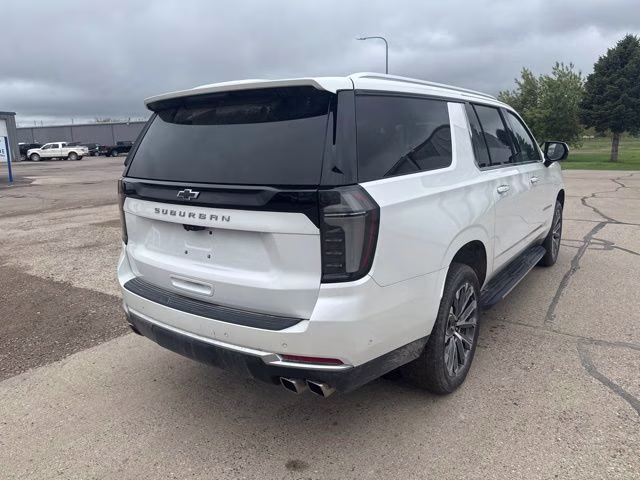 2025 Iridescent Pearl Tricoat Chevrolet Suburban High Country 4X4 SUV