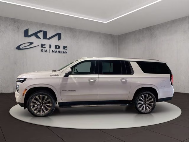 2025 Iridescent Pearl Tricoat Chevrolet Suburban High Country 4X4 SUV