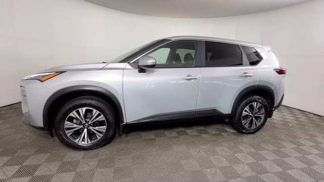 2023 Brilliant Silver Metallic Nissan Rogue SV AWD SUV