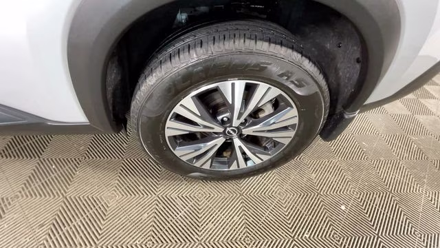 2023 Brilliant Silver Metallic Nissan Rogue SV AWD SUV