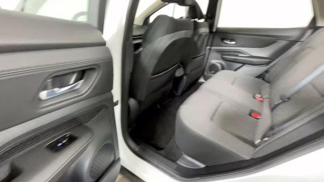 2023 Everest White Pearl Tricoat/Black Diamond Pearl Nissan ARIYA VENTURE+ FWD SUV