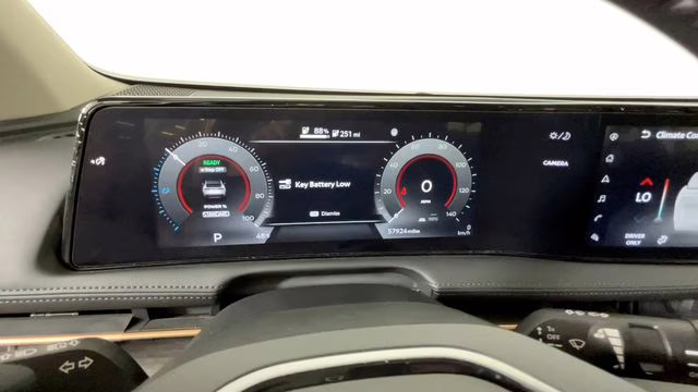2023 Everest White Pearl Tricoat/Black Diamond Pearl Nissan ARIYA VENTURE+ FWD SUV