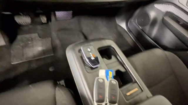 2023 Everest White Pearl Tricoat/Black Diamond Pearl Nissan ARIYA VENTURE+ FWD SUV