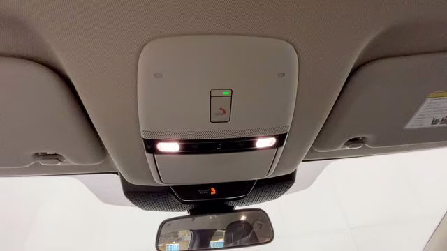 2023 Everest White Pearl Tricoat/Black Diamond Pearl Nissan ARIYA VENTURE+ FWD SUV
