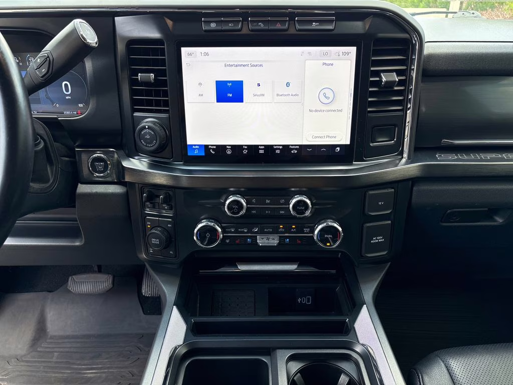 2023 White Metallic Ford Super Duty F-250 SRW Lariat 4X4 Truck