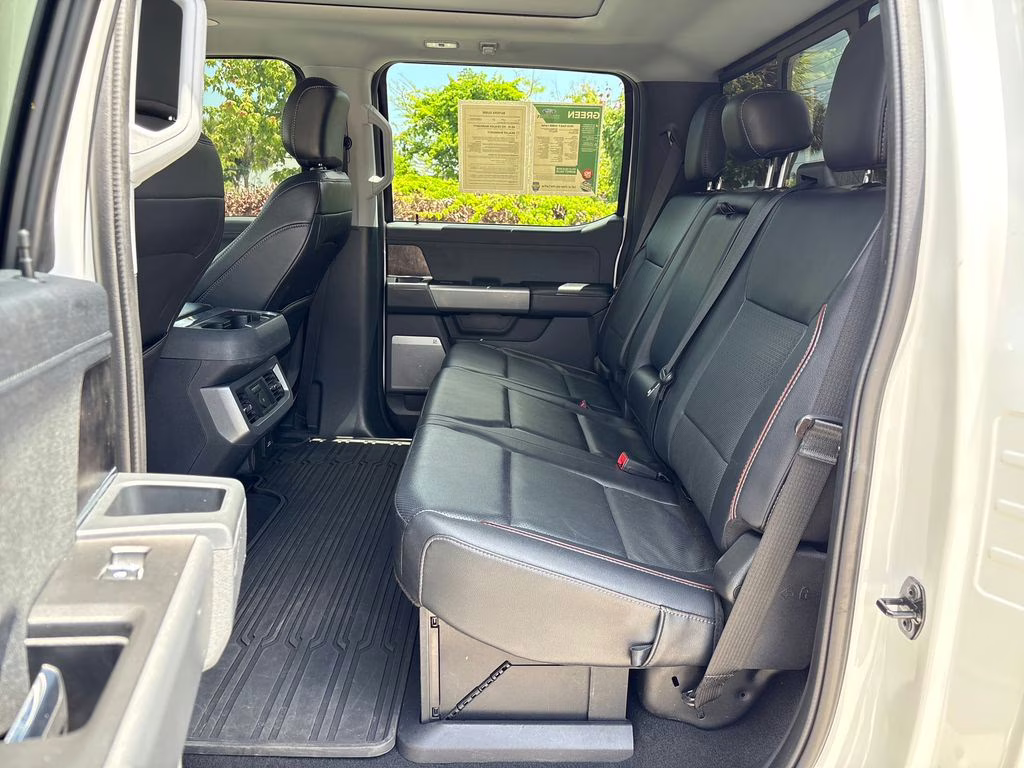 2023 White Metallic Ford Super Duty F-250 SRW Lariat 4X4 Truck