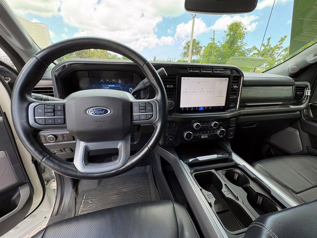 2023 White Metallic Ford Super Duty F-250 SRW Lariat 4X4 Truck