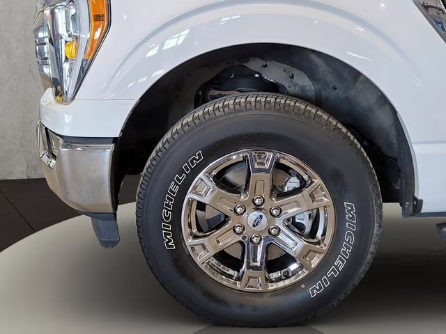 2021 Oxford White Ford F-150 XLT 4X4 Truck