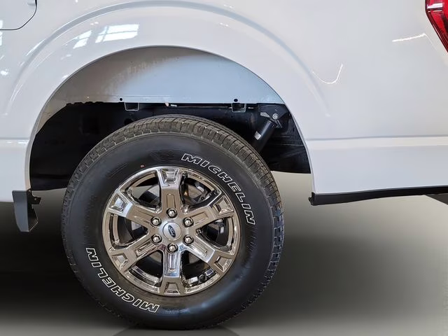 2021 Oxford White Ford F-150 XLT 4X4 Truck