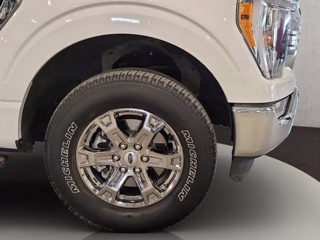 2021 Oxford White Ford F-150 XLT 4X4 Truck