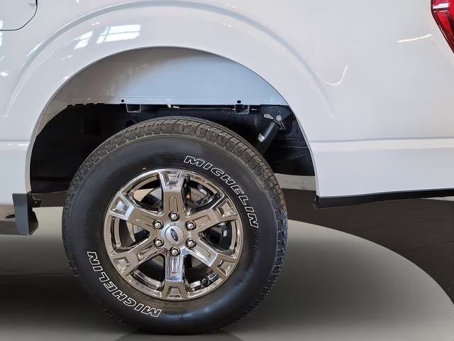 2021 Oxford White Ford F-150 XLT 4X4 Truck