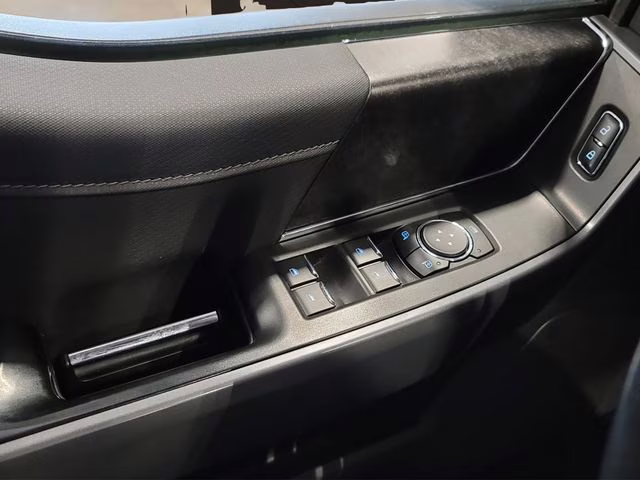 2021 Oxford White Ford F-150 XLT 4X4 Truck