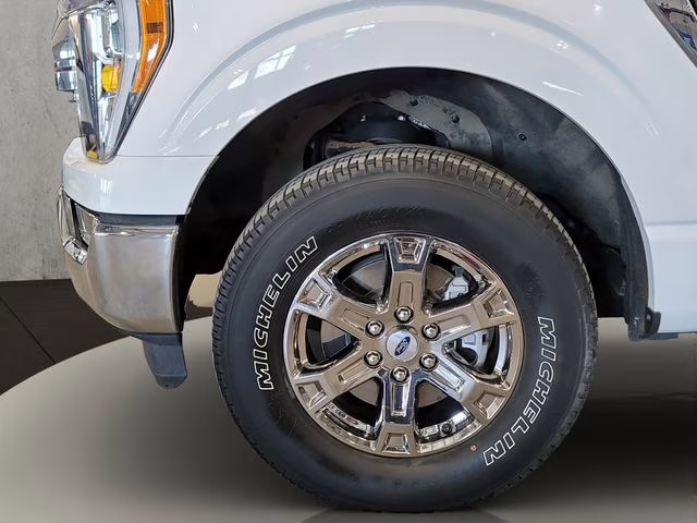2021 Oxford White Ford F-150 XLT 4X4 Truck