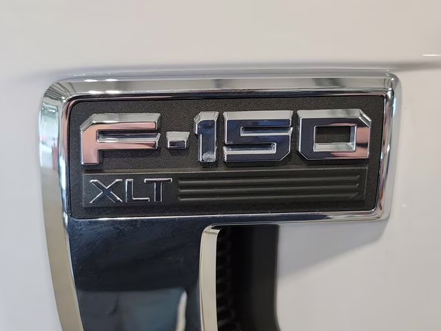 2021 Oxford White Ford F-150 XLT 4X4 Truck