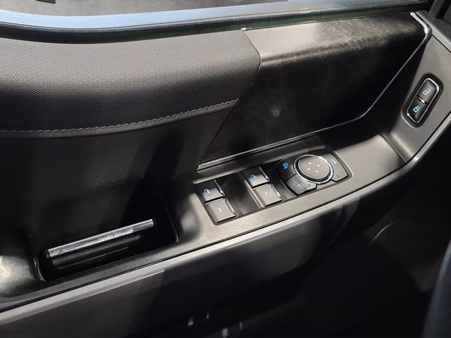 2021 Oxford White Ford F-150 XLT 4X4 Truck