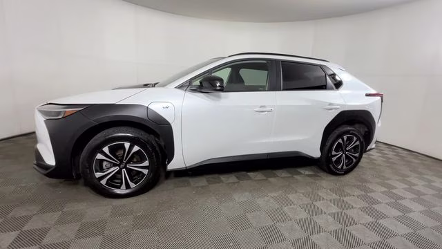 2024 Cosmic White Pearl Subaru Solterra Premium AWD SUV